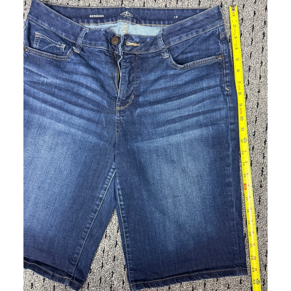 St. Johns Bay Womens Bermuda Denim Shorts Dark Wash Blue 14 Stretch Mid Rise - Picture 3 of 6